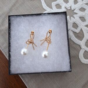 💥SALE💥NEW Rhinestone, Pearl & Bow Dangle Earrings
